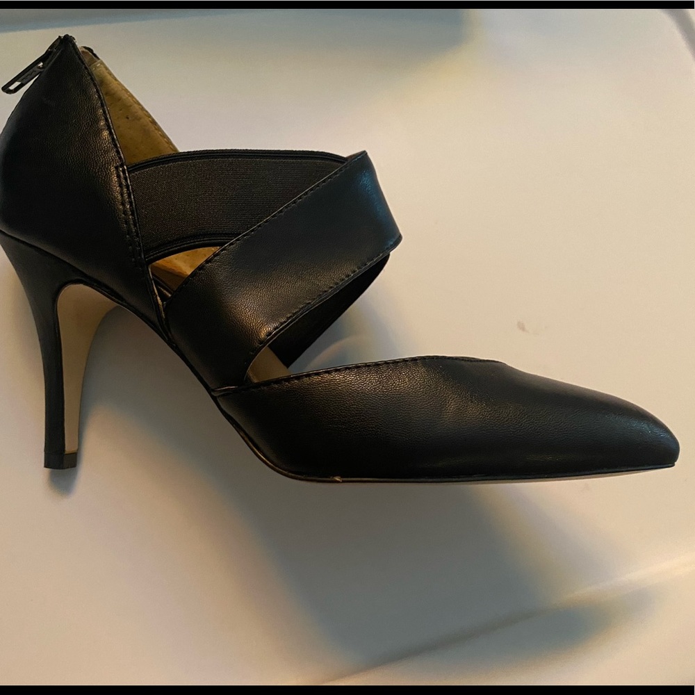 Sexy black leather heels. NIB